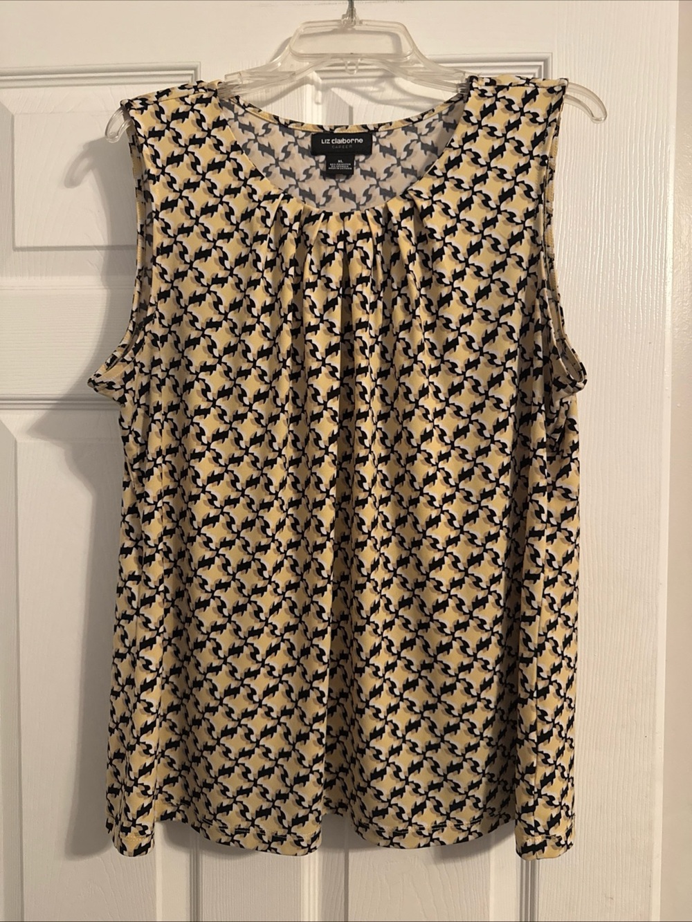 Liz Claiborne Cream and Black Sleeveless Pleated Neck Top